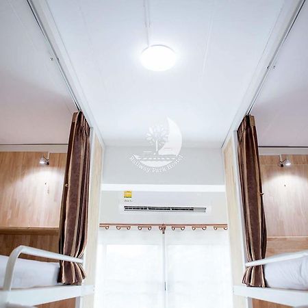 Railway Park Hostel Chiang Mai Bagian luar foto
