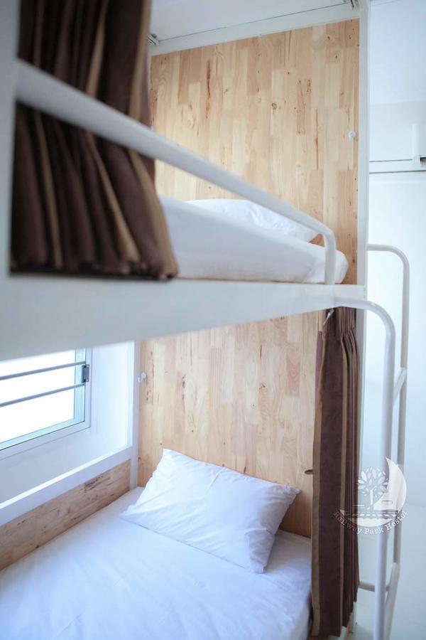 Railway Park Hostel Chiang Mai Bagian luar foto