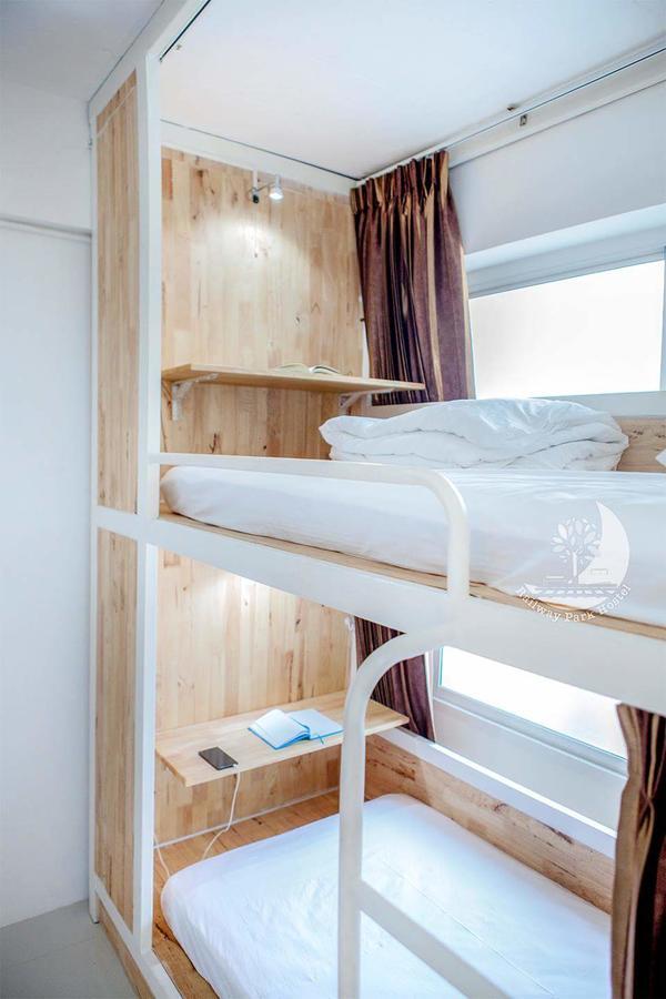 Railway Park Hostel Chiang Mai Bagian luar foto