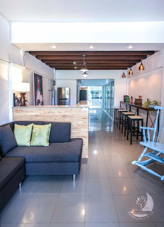 Railway Park Hostel Chiang Mai Bagian luar foto