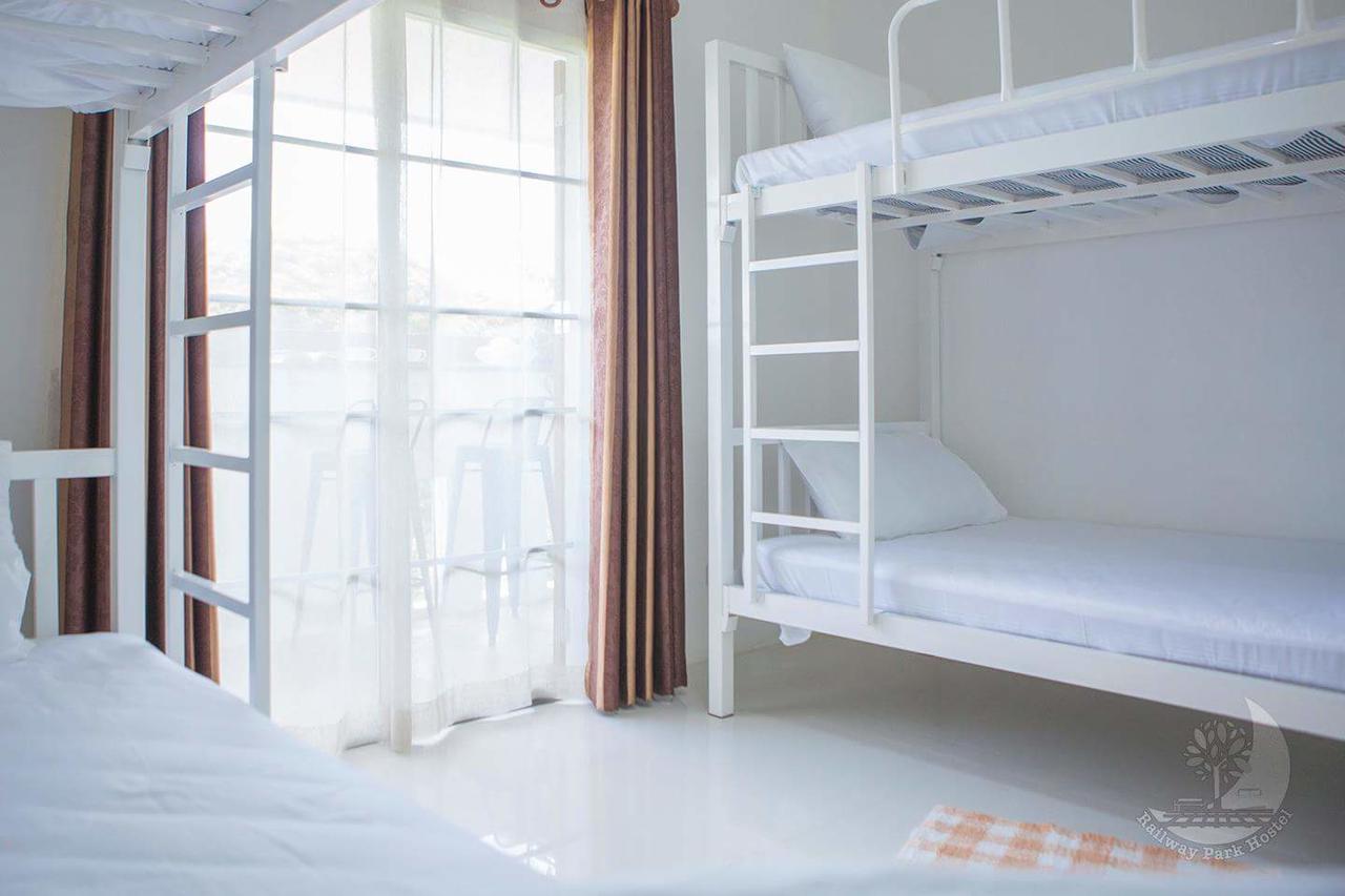 Railway Park Hostel Chiang Mai Bagian luar foto