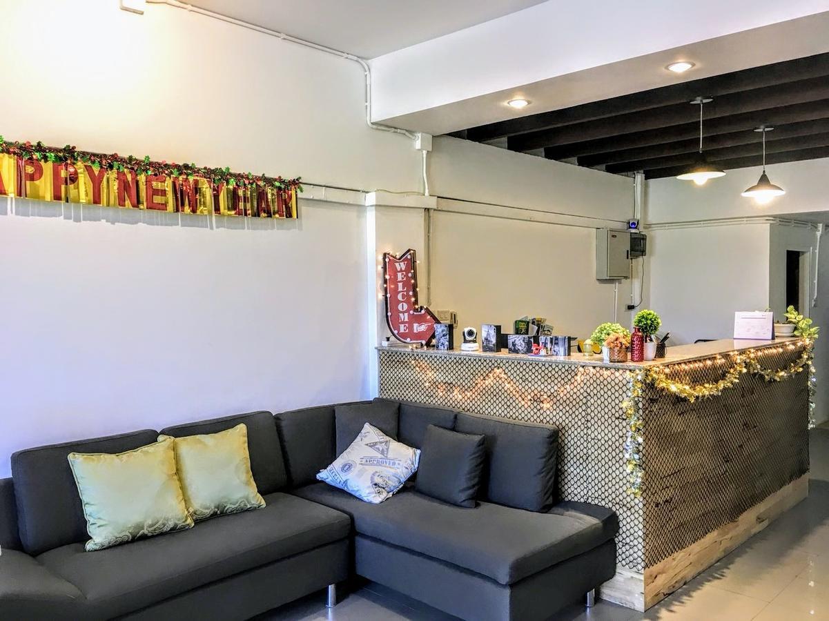 Railway Park Hostel Chiang Mai Bagian luar foto